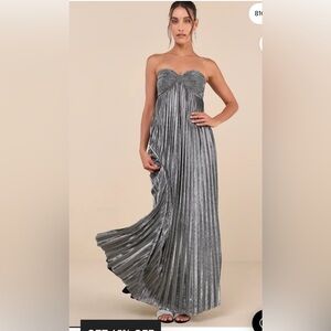 Elegant Strapless Silver Gown
